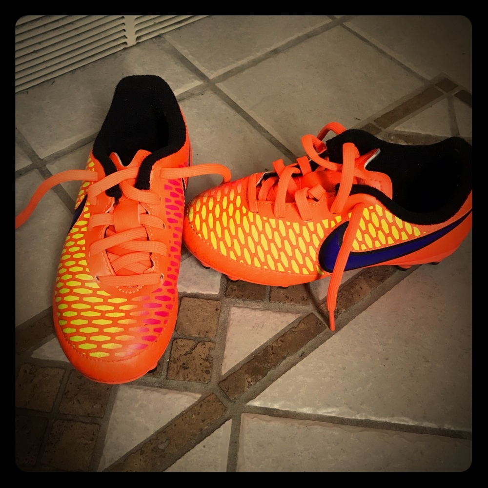 Nike magista cleats